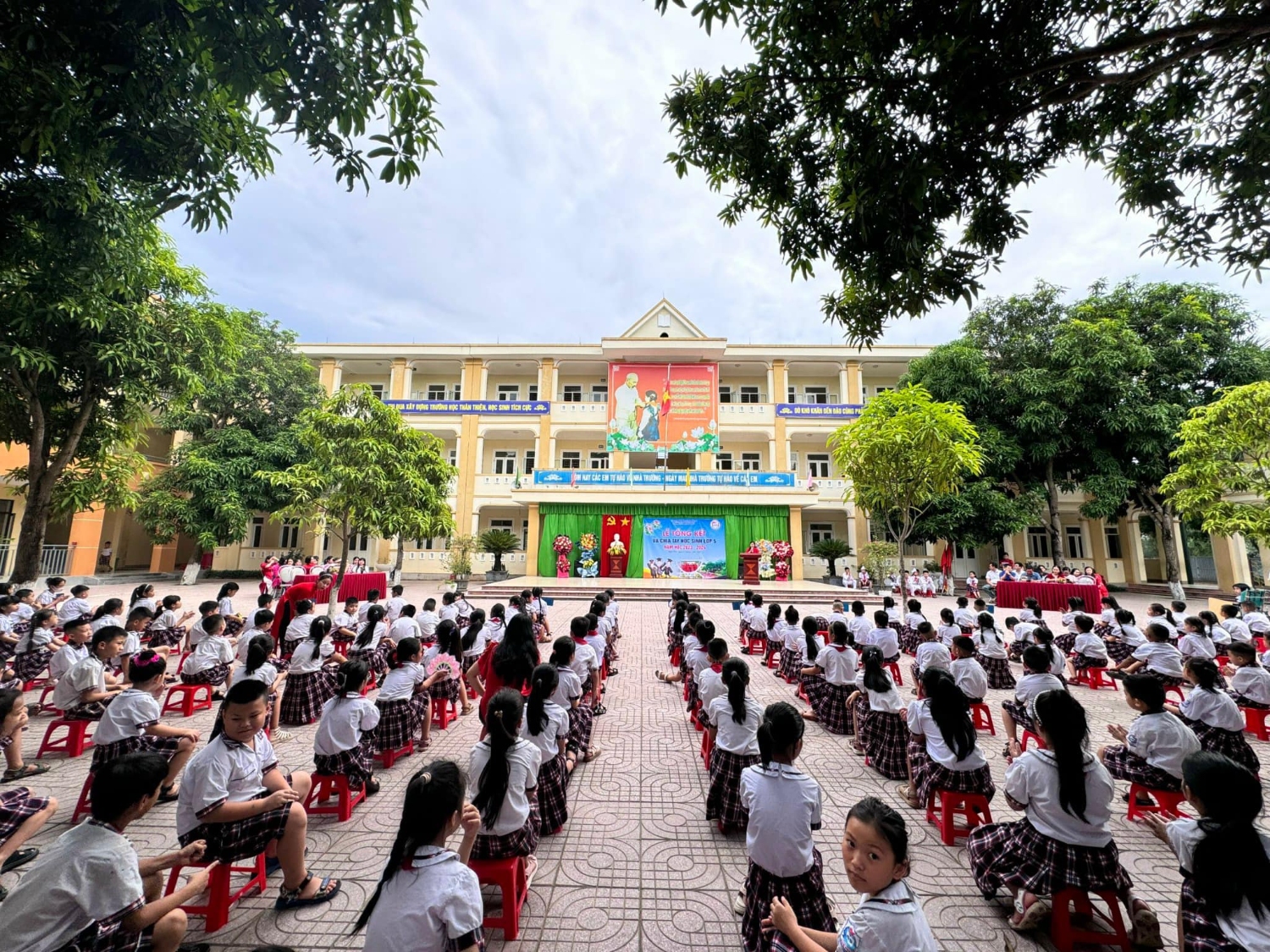 LỄ TỔNG KẾT VÀ CHIA TAY HỌC SINH LỚP 5 NĂM HỌC 2023-2024